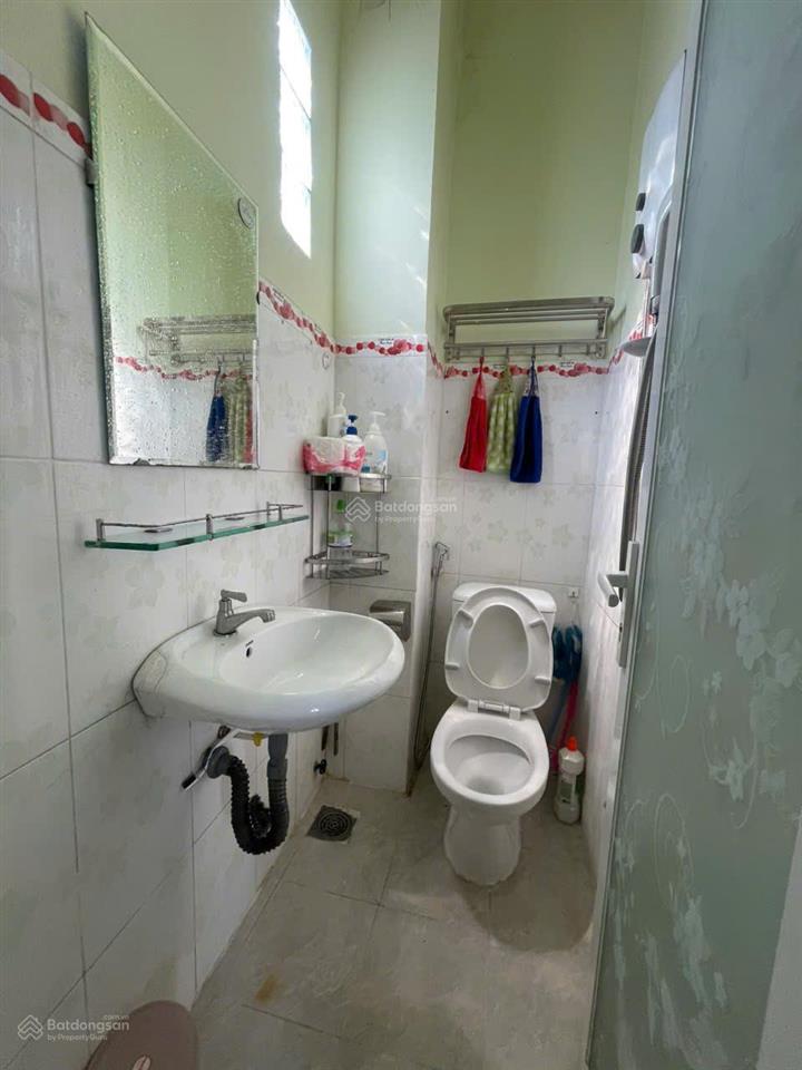 Cho thuê nhà hẻm 3m (bg) bà hom, p13, q6 8tr