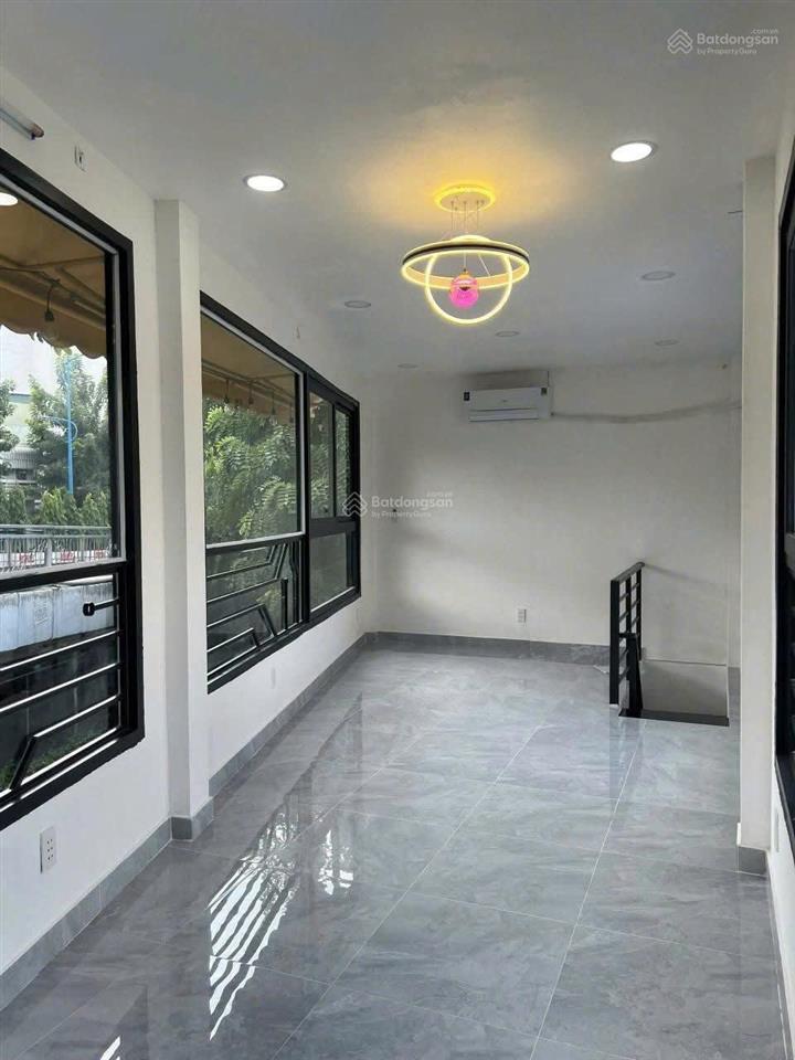 Cho thuê nhà mt hoàng sa, p.tân định, q.1 15tr