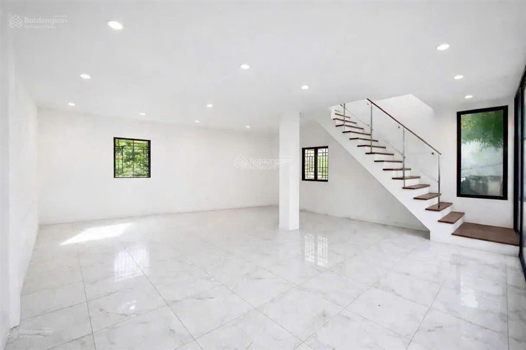 Cho thuê nhà mt hoàng hoa thám, p. 7, q. bình thạnh 37tr