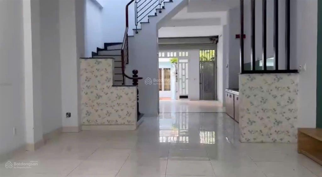 Cho thuê nhà 2 hẻm 4m (xh) lê trọng tấn, p.b.h.hòa, q.bt 12tr