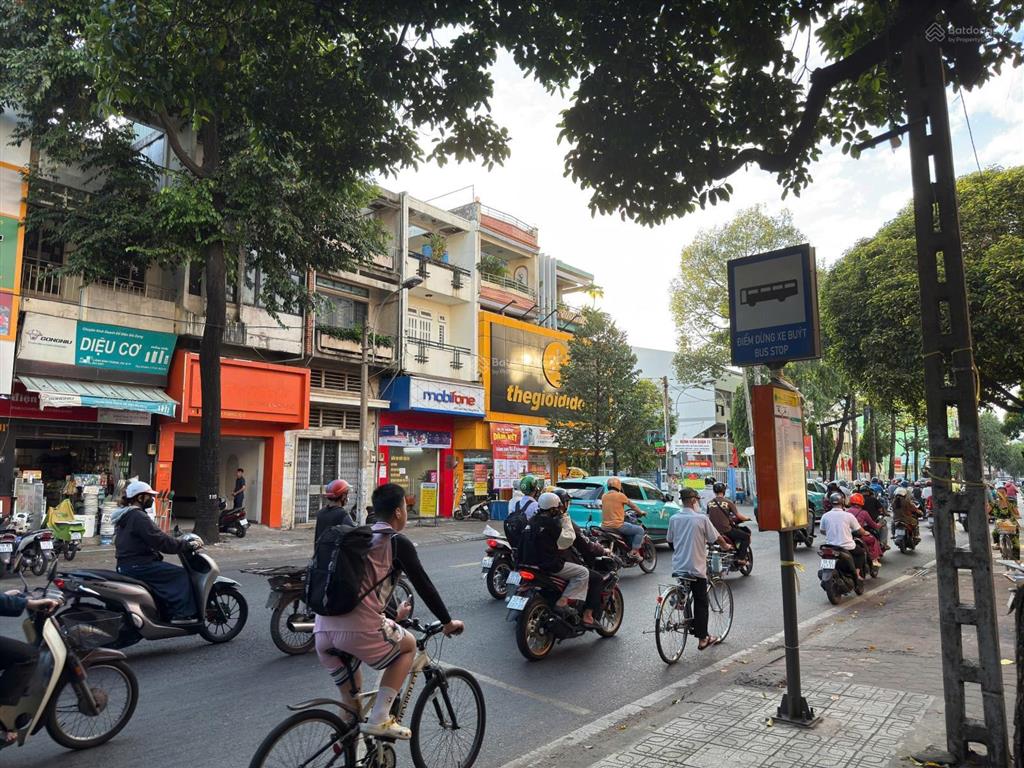 Cho thuê nhà mặt tiền lãnh binh thăng, p. 8, q. 11 giá 30tr/th