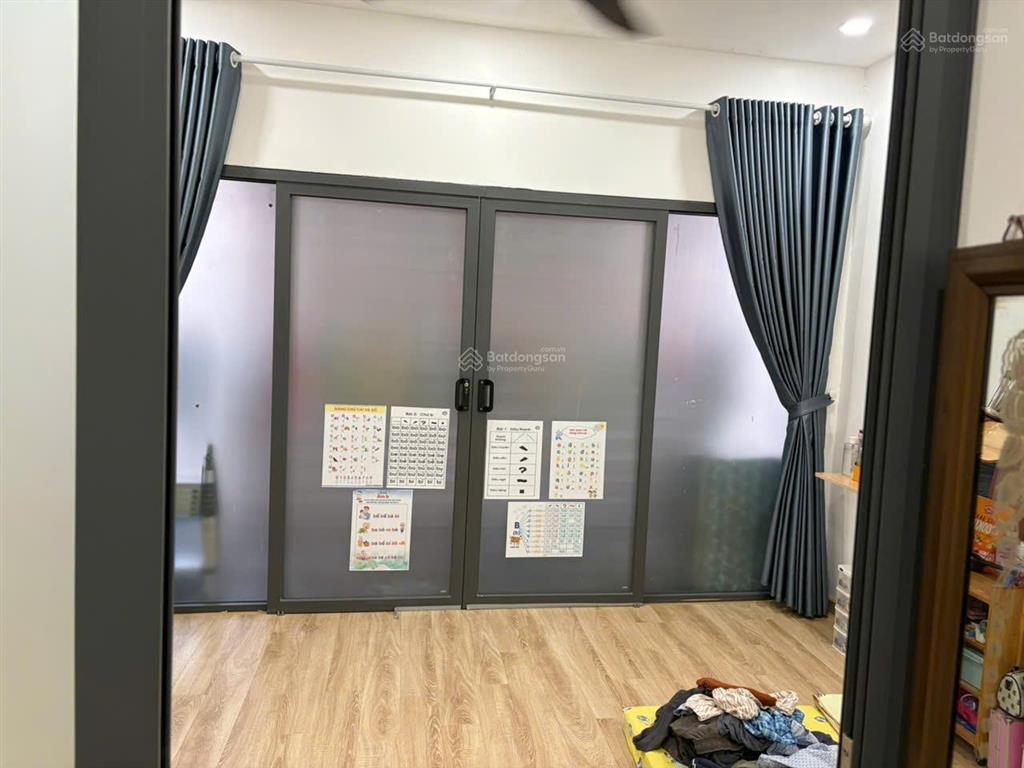 Bán nhà hẻm 4m lạc long quân, p.3, q.11, 5.5 tỷ.