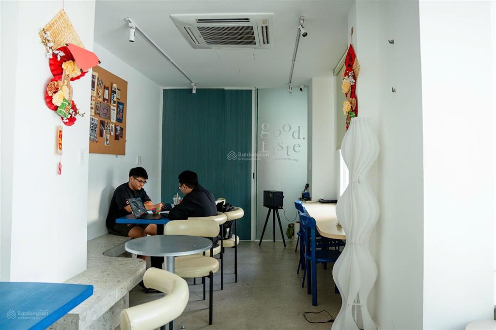 Cho thuê lầu 1 (nhà 4l) nhà 2mtnb 6m(xt) cao thắng, p.5, q.3, 15tr.