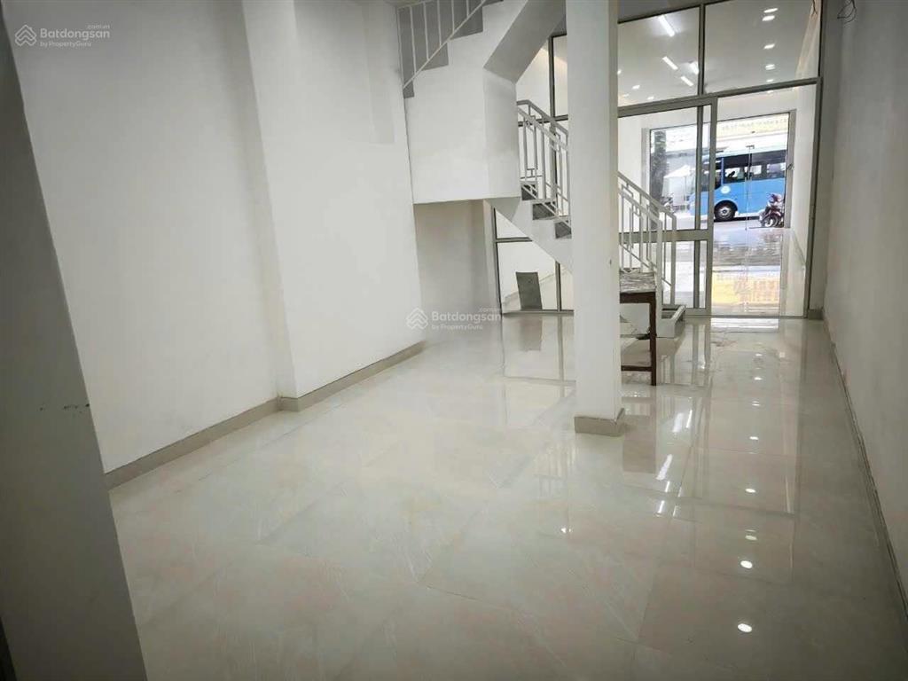 Cho thuê nhà mt đinh tiên hoàng, p. đa kao, q. 1, 30tr