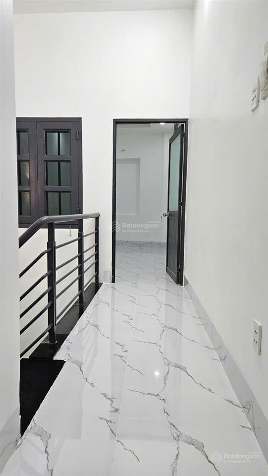 Bán nhà mt lạc long quân, p.10, q.11, 7.5 tỷ.