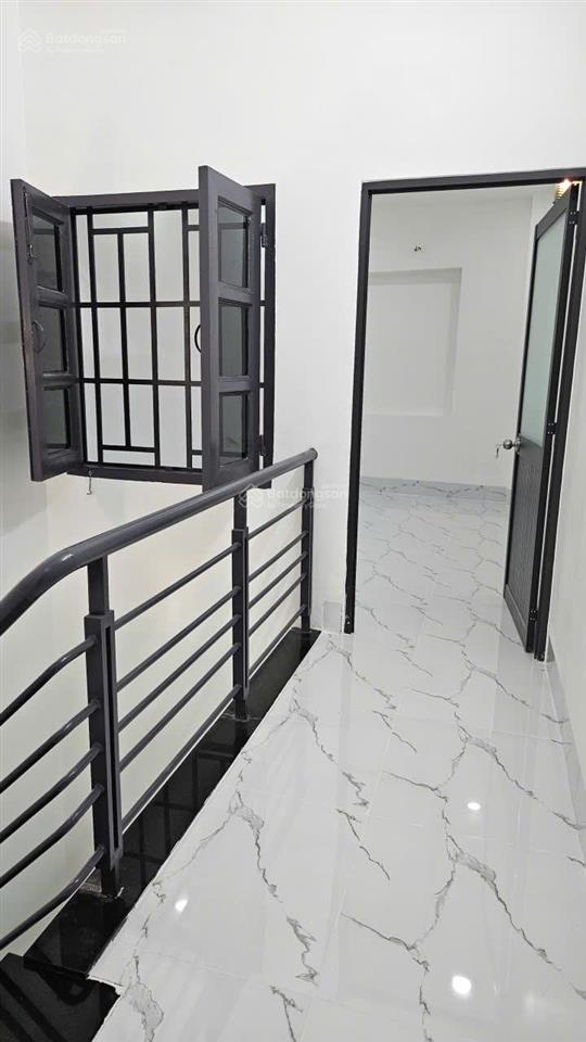 Bán nhà mt lạc long quân, p.10, q.11, 7.5 tỷ.