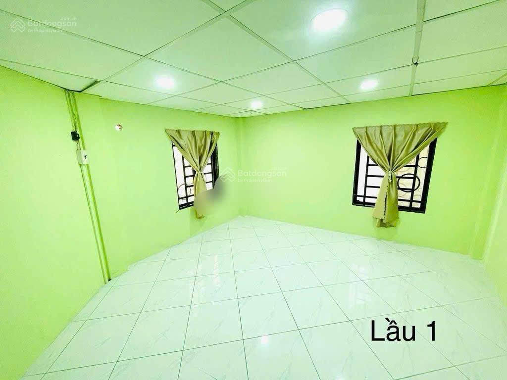 Cho thuê nhà hẻm 2m thuận kiều, p.4, q.11, 8tr