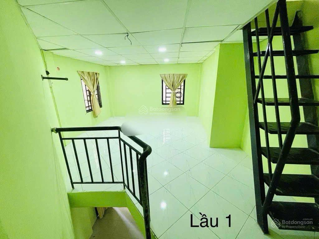 Cho thuê nhà hẻm 2m thuận kiều, p.4, q.11, 8tr