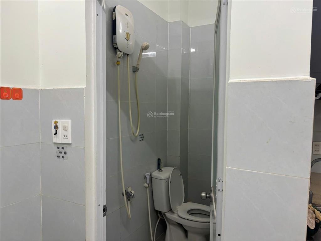 Cho thuê nhà hẻm 4m(bg) nguyễn văn cừ, p. 2, q. 5, 11tr