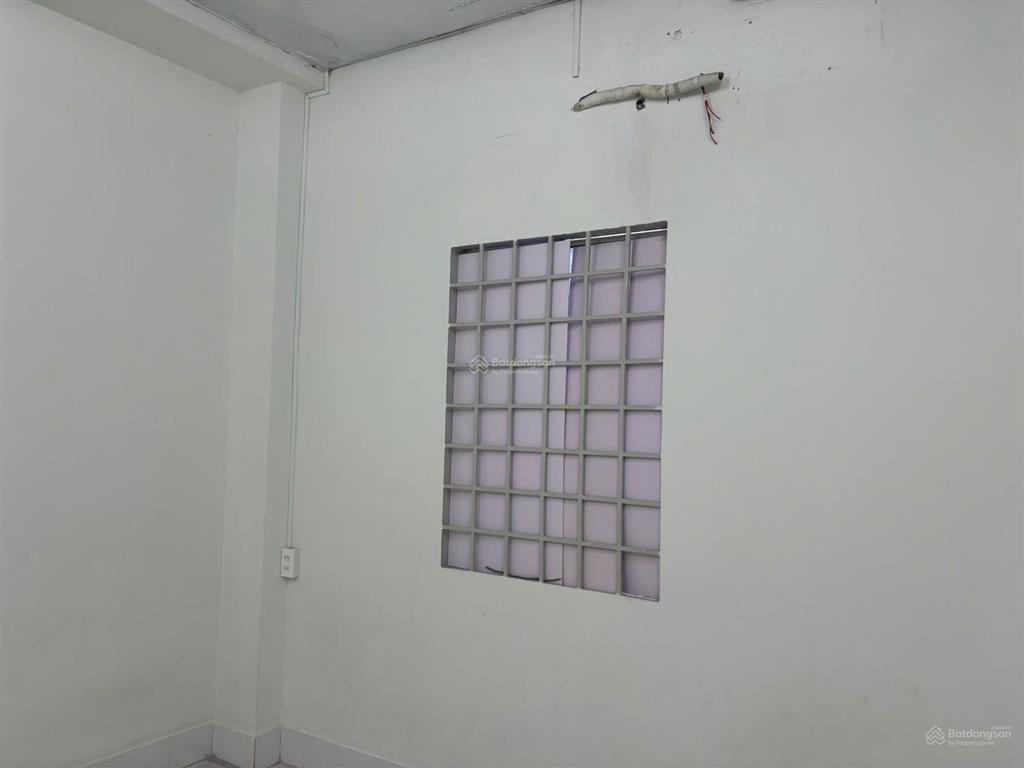 Cho thuê nhà hẻm 4m(bg) nguyễn văn cừ, p. 2, q. 5, 11tr