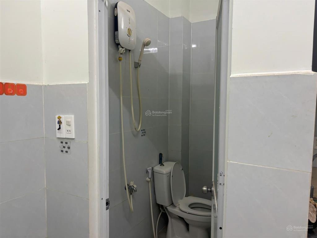 Cho thuê nhà hẻm 4m(bg) nguyễn văn cừ, p. 2, q. 5, 11tr