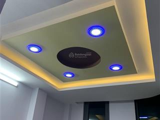 Cho thuê nhà giá rẻ chính chủ 2mt 290a lý thái tổ, p.1, q.3, 16tr