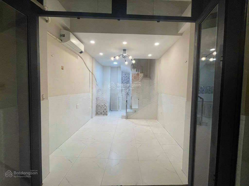 Cho thuê nhà hẻm 3m (xbg) đoàn văn bơ, p.13, q.4, 11,5tr.