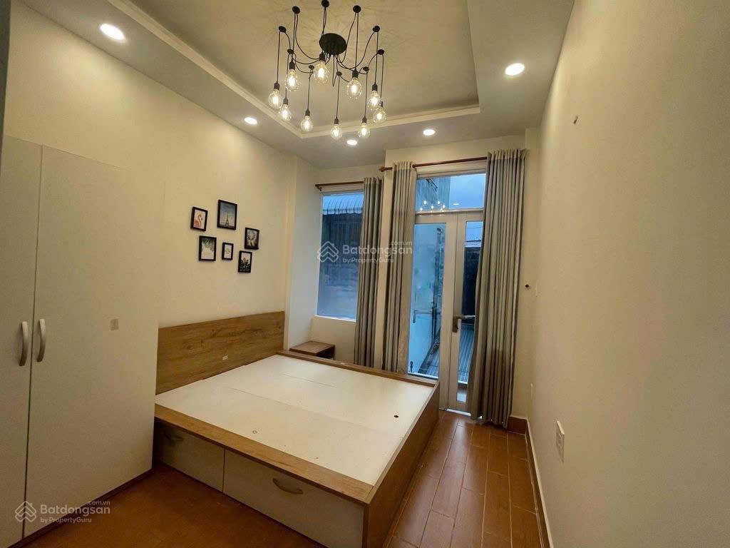 Cho thuê nhà hẻm 3m (xbg) đoàn văn bơ, p.13, q.4, 11,5tr.