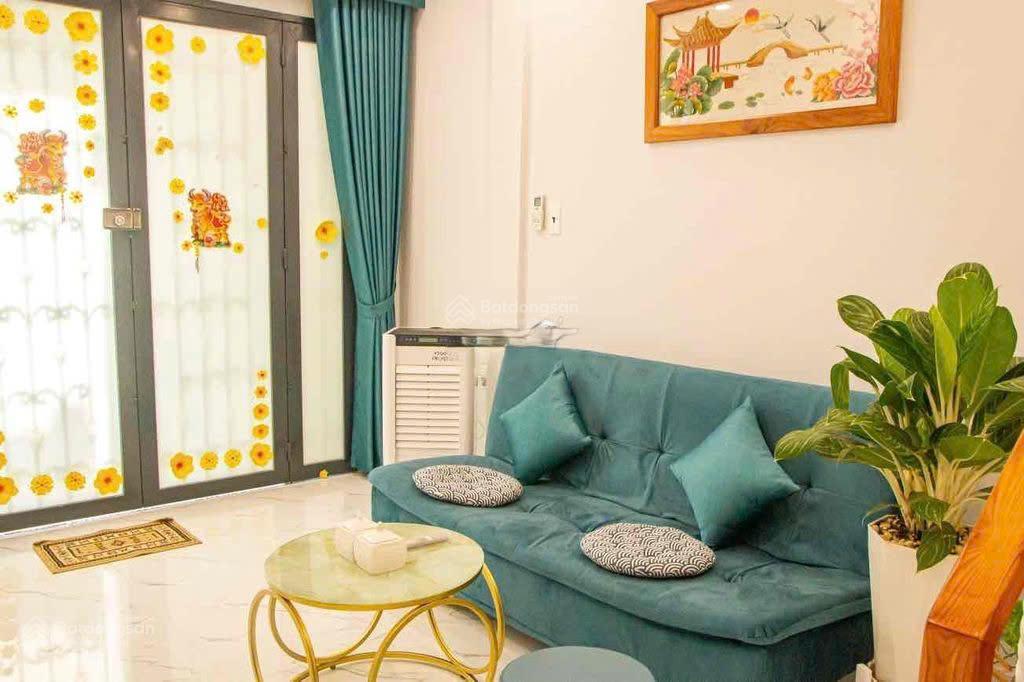 Cho thuê nhà hẽm 2,5m (0xh) n.t.m.khai, p. đa kao, q. 1, full nội thất, 19,5tr