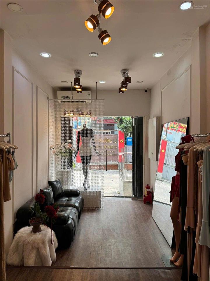 Cho thuê nhà mt nguyễn đình chính, p15, q. pn, 22tr.
