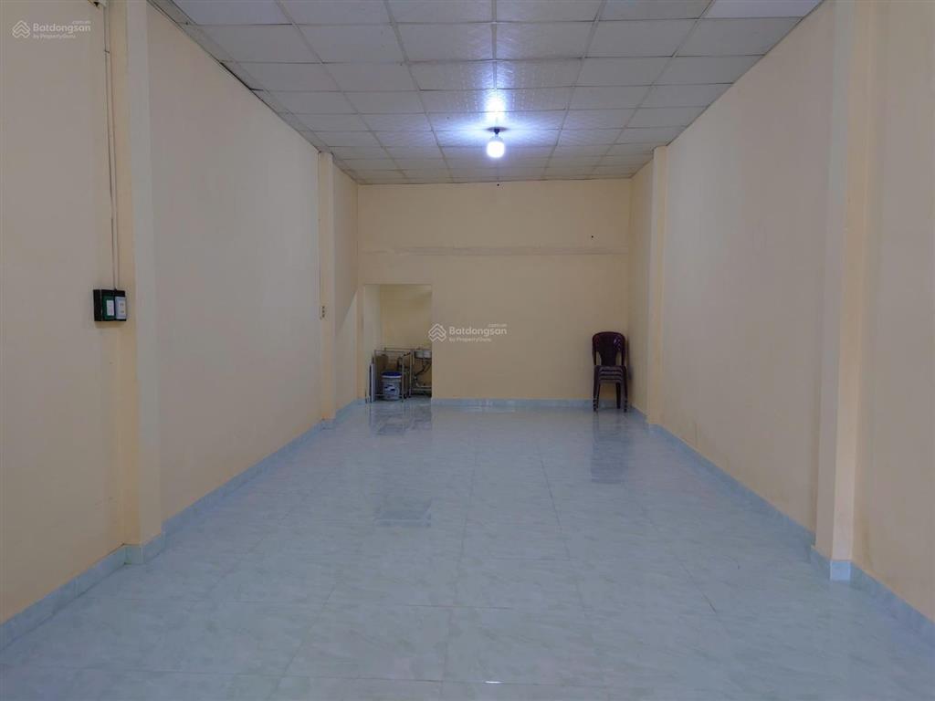 Cho thuê nhà mt đường số 5 (cư xá đài rađa), p.13, q. 6, 9,5tr.