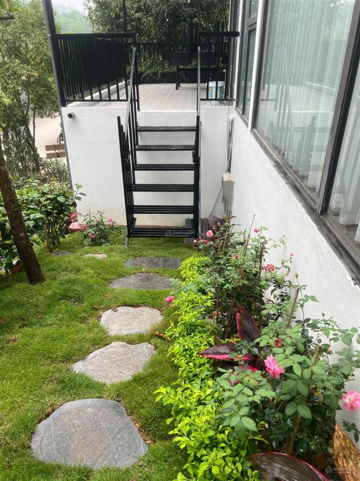 Bán căn biệt thự góc ven sườn đồi, cạnh hồ  sun village lương sơn  hòa binh