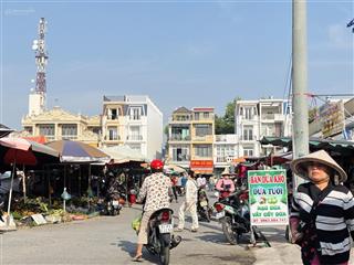 Nhà phố 1 trệt 3 lầu mặt tiền trực diện chợ cái vồn, điện lực bình minh