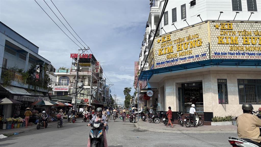 Nhà phố góc 2 mặt tiền siêu vip  trực diện chợ cái vồn