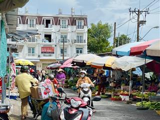 Nhà phố 1 trệt 3 lầu trực diện chợ cái vồn  vị trí vàng kinh doanh, mua bán