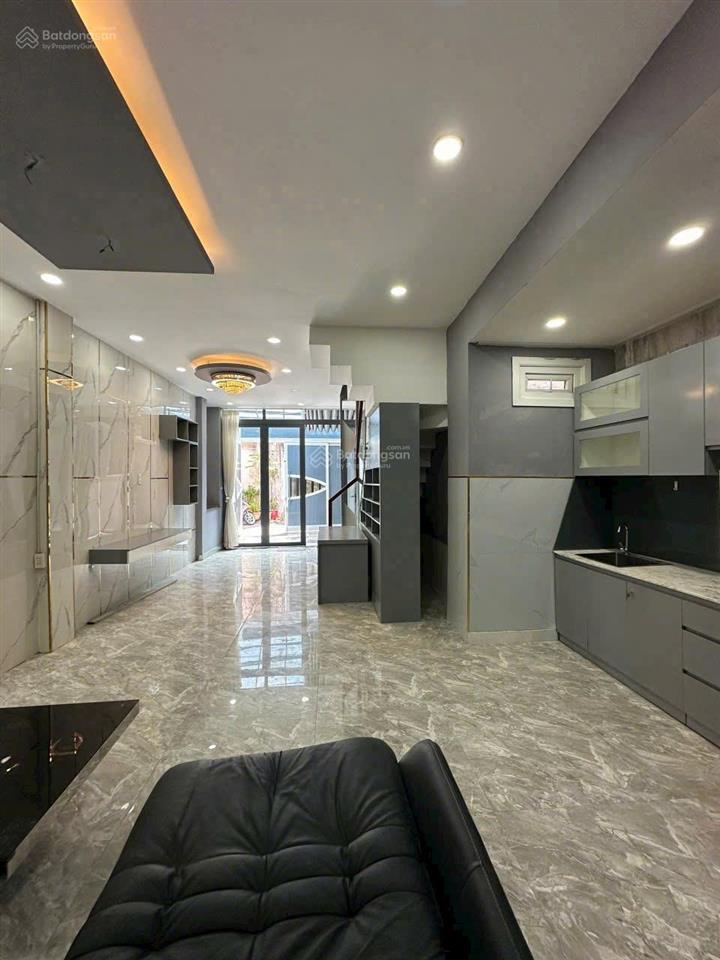 Bán nhà ngay bệnh viện đa khoa sư vạn hạnh, quận 10. dt 5x20. kc 1 trệt 3 lầu st đẹp. giá 19 tỷ