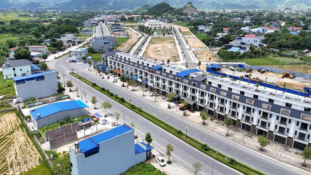 Chính chủ cần bán lô đất 100m2 tại dự án vạn phúthái nguyên, cạnh cổng chợ trung tâm  0338 771 ***