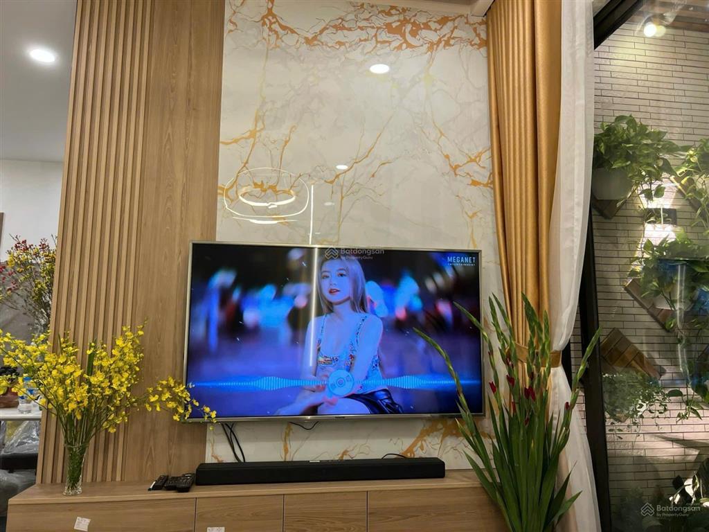 Bán nhanh căn hộ 2 ngủ view đảo ban công đông nam giá tốt.