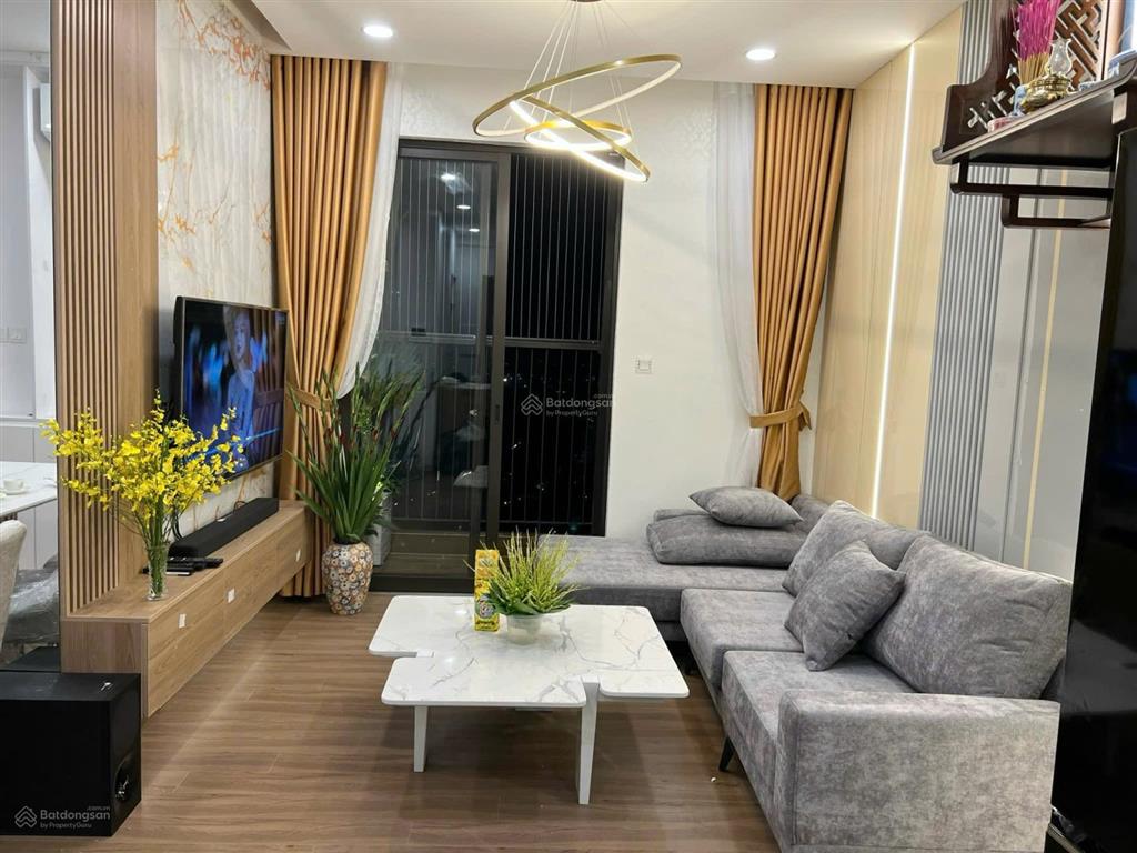 Bán nhanh căn hộ 2 ngủ view đảo ban công đông nam giá tốt.