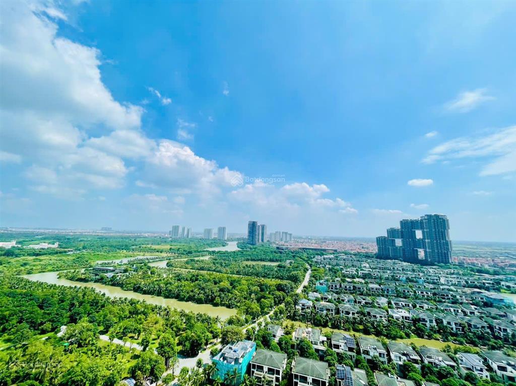 Chính chủ bán nhanh căn hộ 3 ngủ view đảo sky oasis giá tốt.