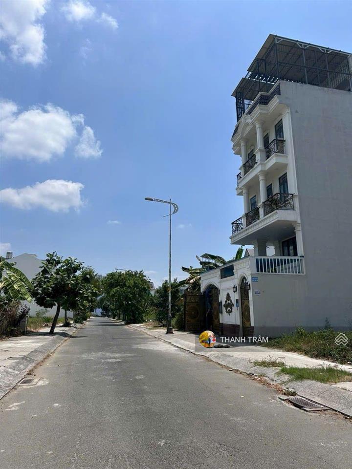 Bán nền đất xây villa mặt tiền đường 12m khu dân cư bình trưng đông, quận 2 đối diện lake view city