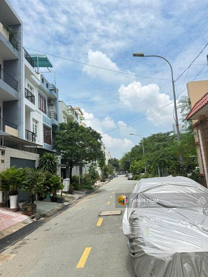 Nhà đối diện công viên đường 34b apak q2 dt 80m2 kết cấu  3 tầng + sân thượng  giá 18 tỷ