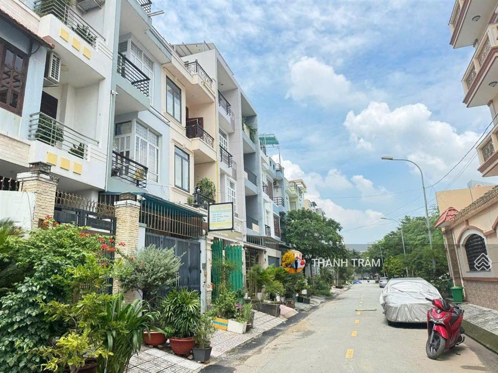 Nhà đối diện công viên đường 34b apak q2 dt 80m2 kết cấu  3 tầng + sân thượng  giá 18 tỷ