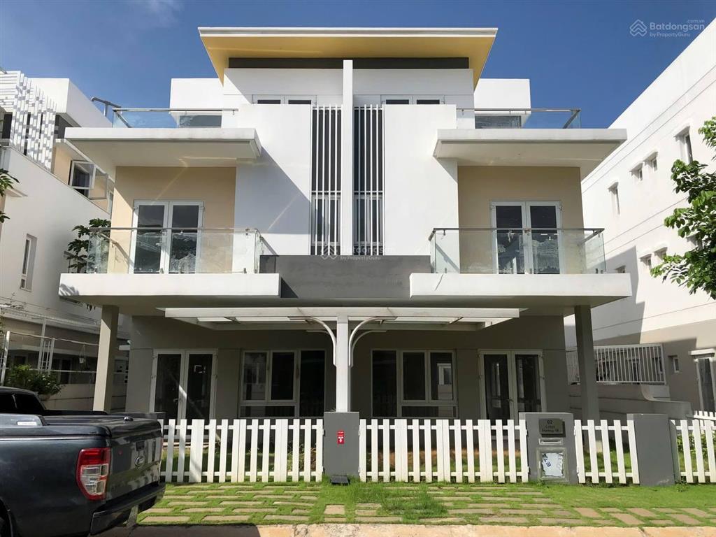 Bán nhà phố 3 tầng khu combound, phú hữu kdt melosa khang điền giá 14,8 tỷ