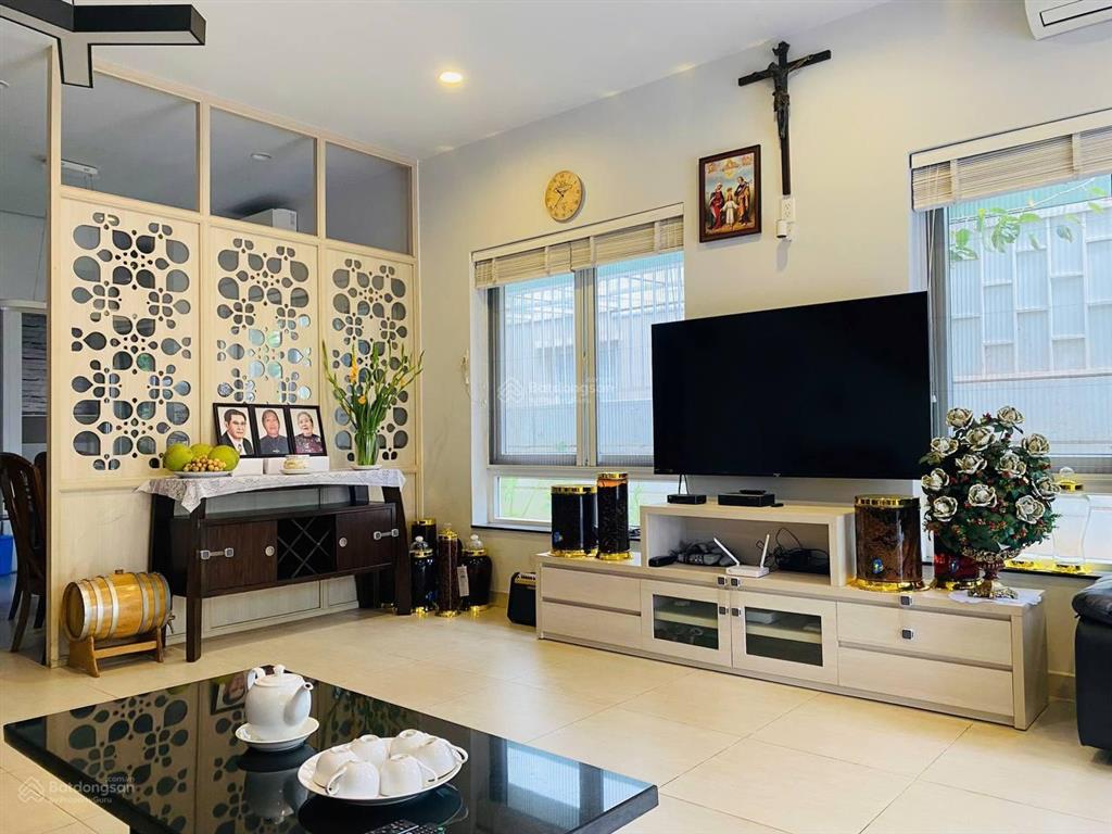 Bán nhà phố 3 tầng khu combound, phú hữu kdt melosa khang điền giá 14,8 tỷ