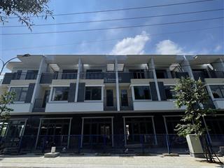 Nhà phố 225m2 có 3 tầng xây mới, sổ hồng sẵn  giá tốt phú mỹ chỉ 2,8 tỷ/căn