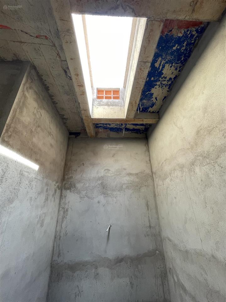 Nhà phố 225m2 có 3 tầng xây mới, sổ hồng sẵn  giá tốt phú mỹ chỉ 2,8 tỷ/căn