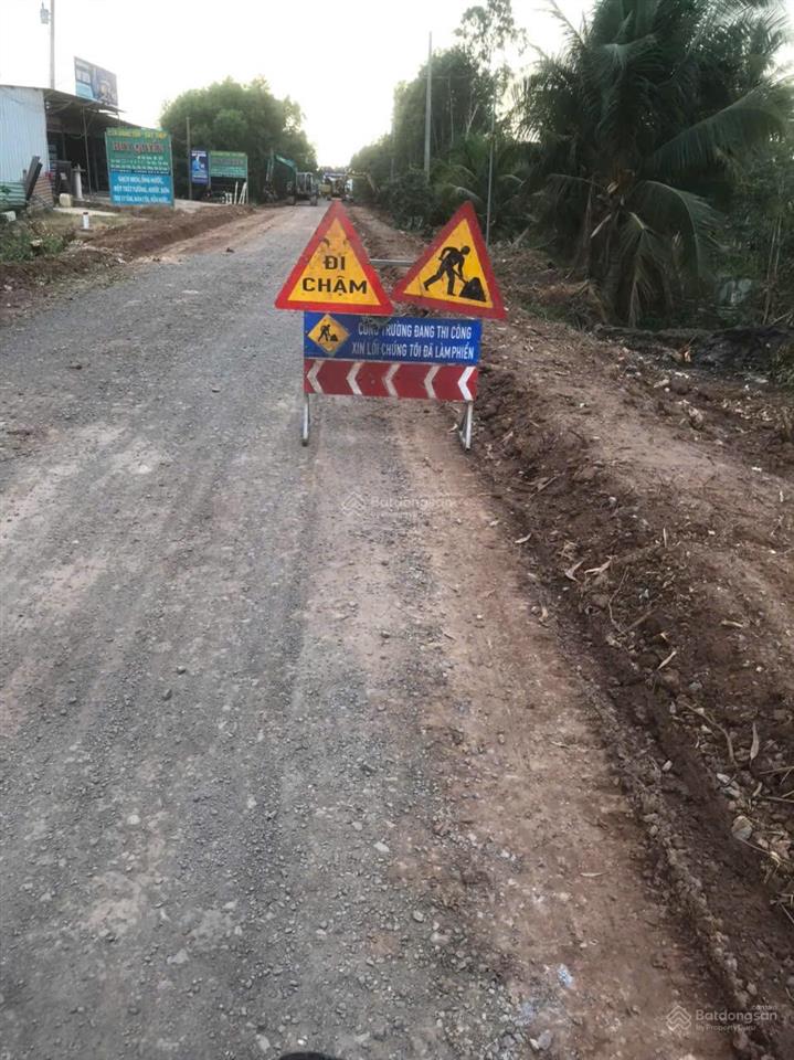 Bán đất 2 mặt tiền đường bàu trai  đức hoà  long an (cũ).