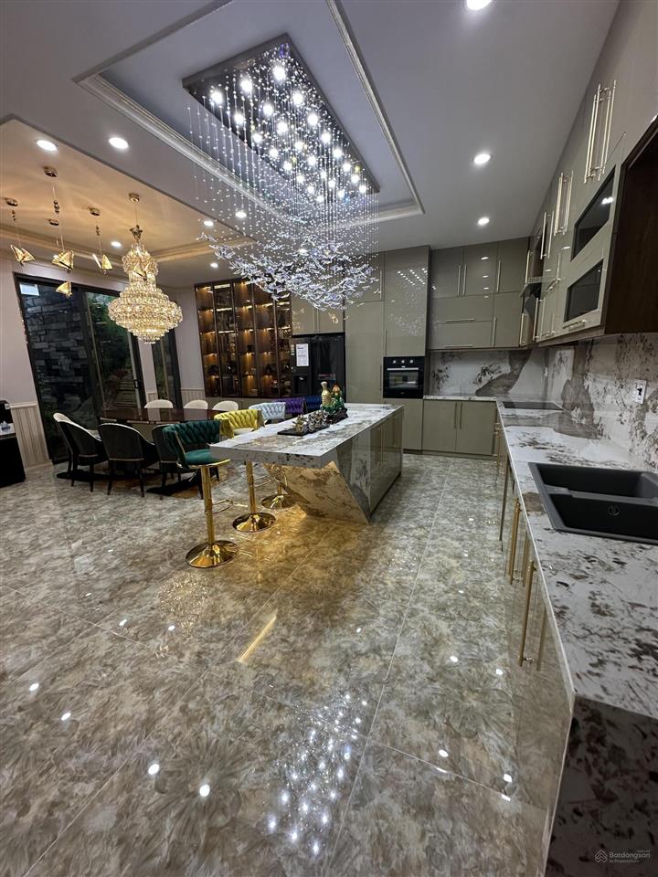 Căn biệt thự cao cấp 4pn, 4wc, dt 245m2 tại đinh văn chấp, hòa xuân, đà nẵng, gần cầu hòa xuân