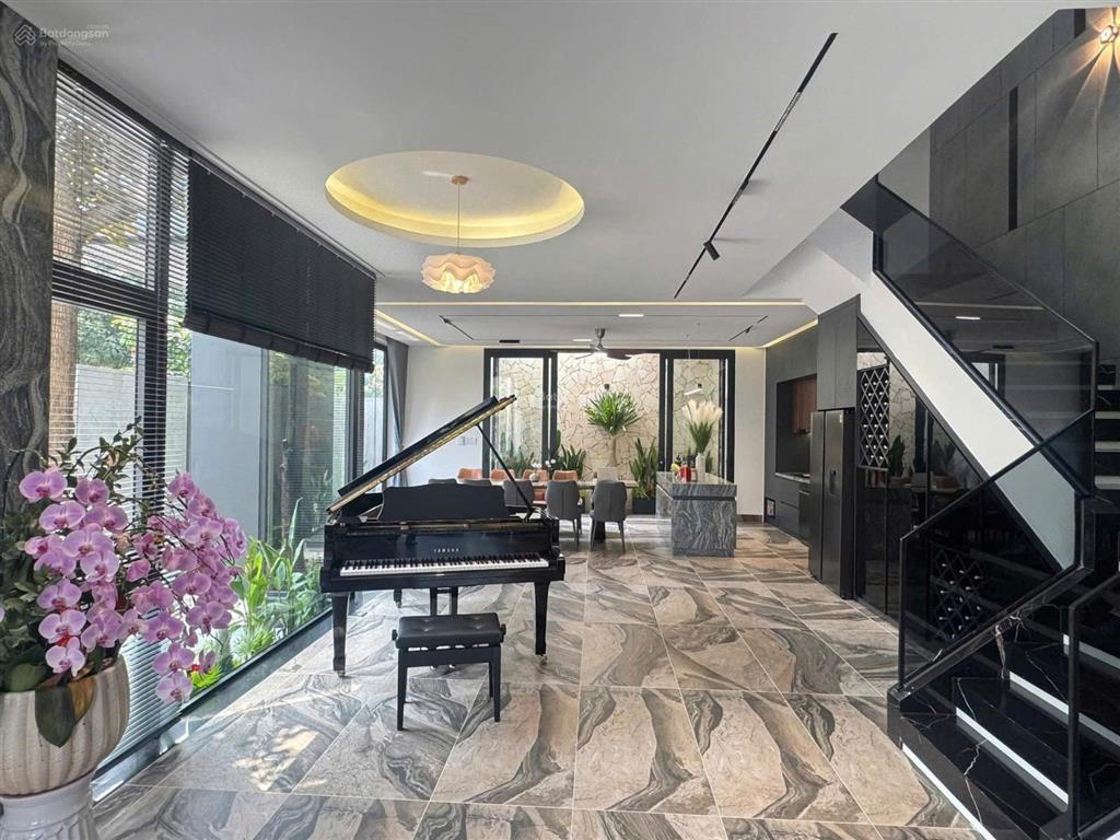 Căn biệt thự siêu đẳng cấp ngay góc 2 mặt tiền khu đô thị sinh thái hoà xuân,  0934 863 ***