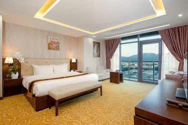 Toà khách sạn 4* luxtery  đường phạm văn đồng, an hải, đà nẵng.  0934 863 ***