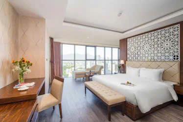 Toà khách sạn 4* luxtery  đường phạm văn đồng, an hải, đà nẵng.  0934 863 ***