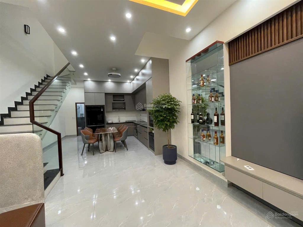 Căn nhà 3 tầng siêu đẹp đường hói kiểng  nam hoà xuân  0934 863 ***