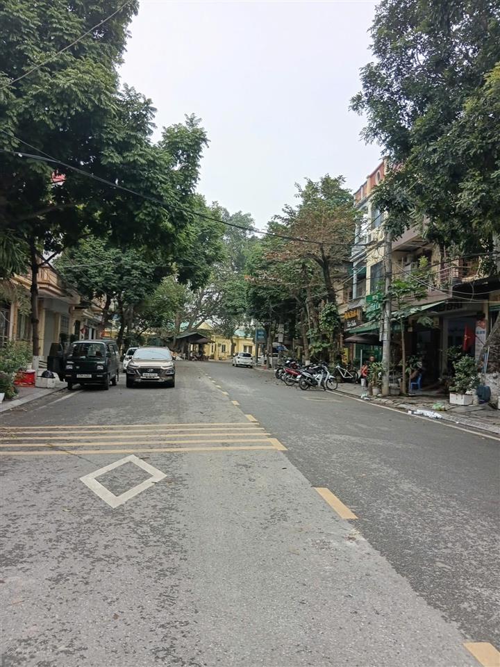 Cần bán căn nhà 3 tầng mặt đường ngô quyền. ngô quyền, vĩnh yên cũ