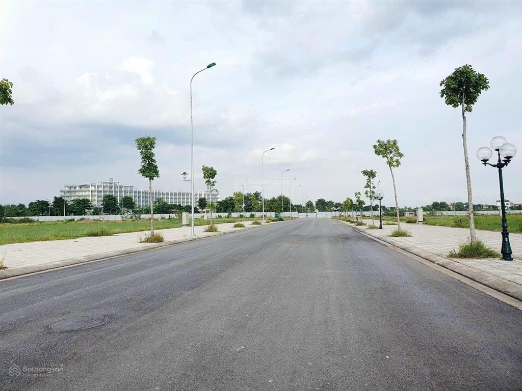 Bán lô đất biệt thự 2 mặt tiền view hồ khu đô thị nam vĩnh yên