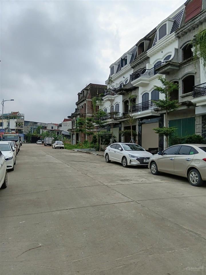 Bán căn liền kề khu trung tâm thương mại chợ tích sơn. băng 2 đường hùng vương