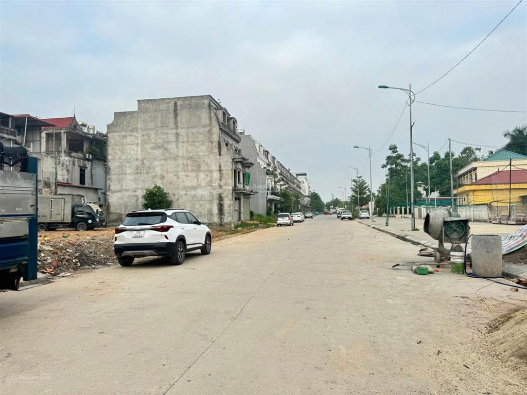 Bán căn shophouse liền kề chân chung cư cao cấp trung tâm tp vĩnh yên