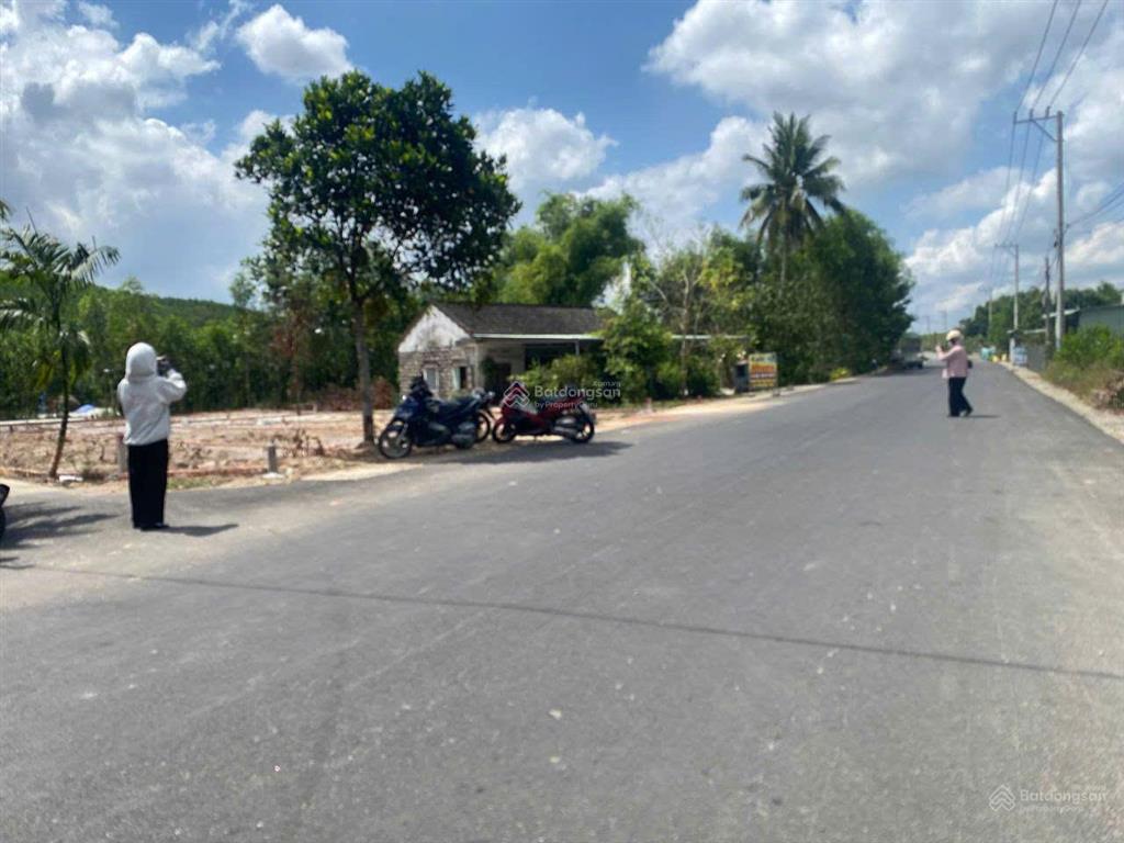 Sở hữu mặt tiền đường lớn , cơ hội với mức giá còn rẻ , gần quốc lộ 1a