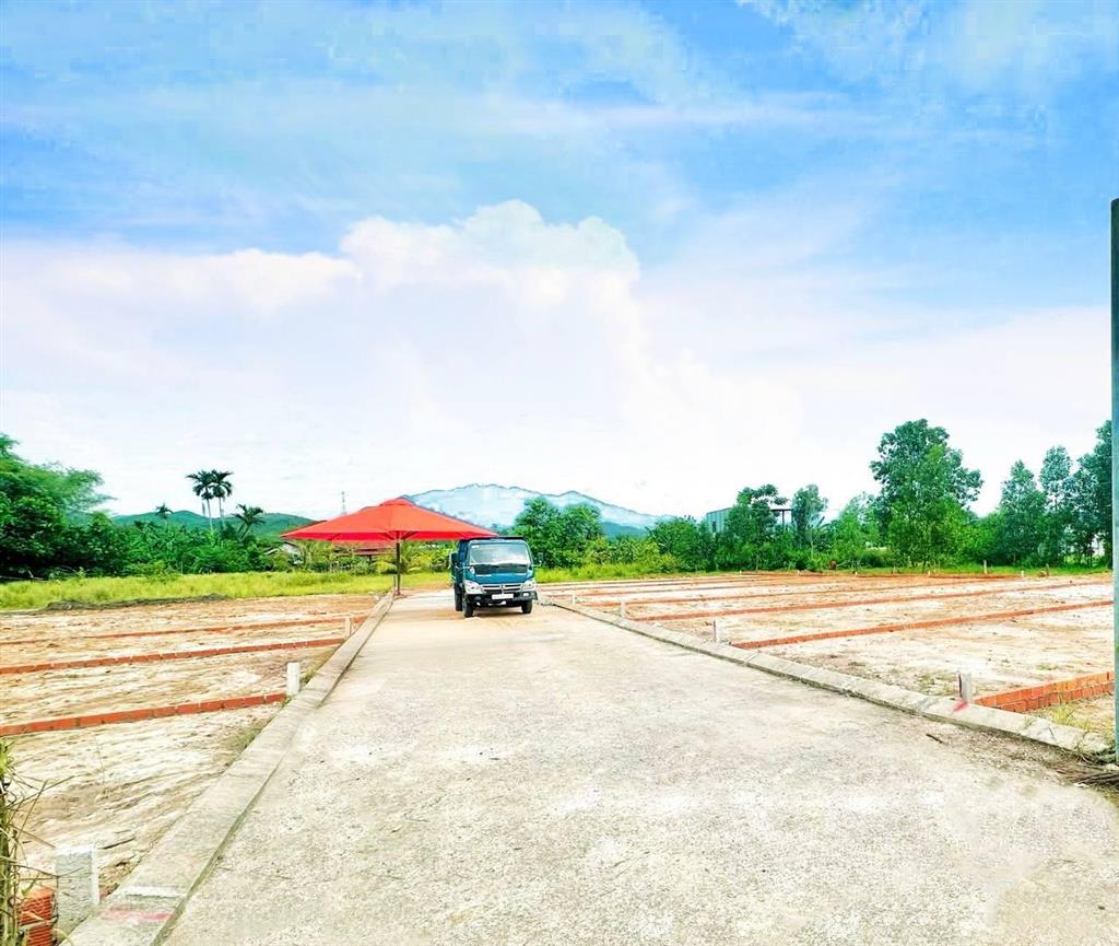 Giá hạ chỉ còn 990tr, cho lô 140m²  đường 5m5 hòa tiến mới
