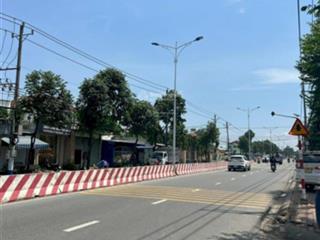 Mặt tiền dt743 1040, vuông đẹp, kinh doanh buôn bán tốt.